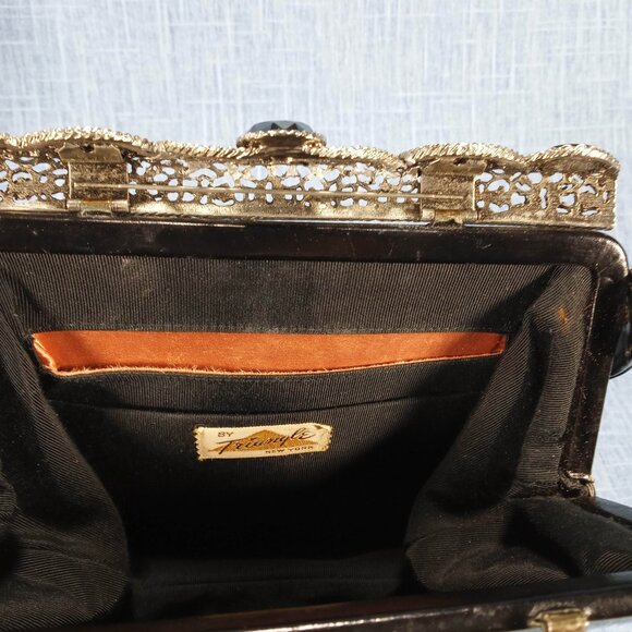 1950s Vintage Black Patent Leather Filigree and Cameo Purse by Triangle New York - Picture 8 of 8